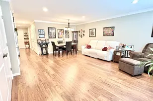 11 Hunter Dr, Central Islip, NY 11722 - Photo 4