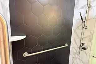 137-05 Franklin Ave, Flushing, NY 11355 - Photo 14