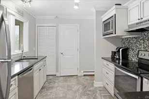 3 Robins Nest Ln, Hampton Bays, NY 11946 - Photo 14