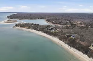 3 Robins Nest Ln, Hampton Bays, NY 11946 - Photo 10