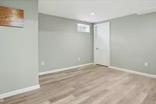 3 Robins Nest Ln, Hampton Bays, NY 11946 - Photo 24