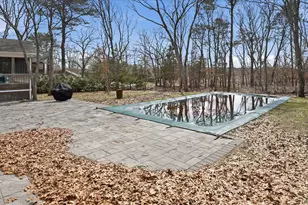 3 Robins Nest Ln, Hampton Bays, NY 11946 - Photo 6