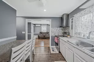 26 Smith St, Amityville, NY 11701 - Photo 10