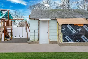 26 Smith St, Amityville, NY 11701 - Photo 42