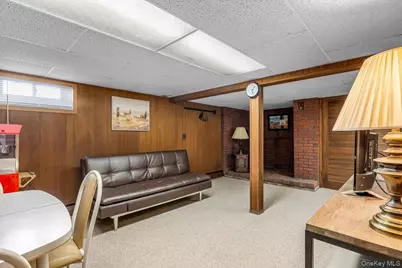 690 N Hamilton Avenue, Lindenhurst, NY 11757 - Photo 20