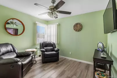 690 N Hamilton Avenue, Lindenhurst, NY 11757 - Photo 14