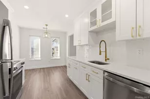 909 Fenway Rd, Saint James, NY 11780 - Photo 14