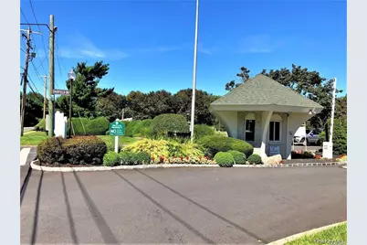 909 Fenway Road, Saint James, NY 11780 - Photo 30