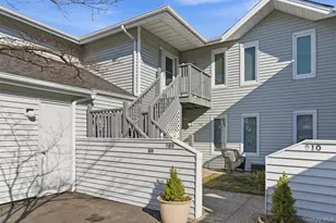 909 Fenway Rd, Saint James, NY 11780 - Photo 2