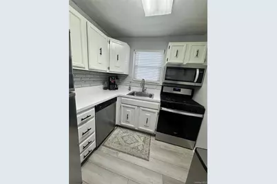 6 Glen Hollow Drive #A33, Holtsville, NY 11742 - Photo 4