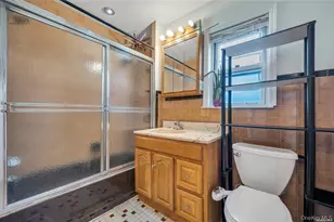 109-21 215th St, Queens Village, NY 11429 - Photo 20