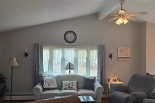 606 Birch Hollow Dr, Shirley, NY 11967 - Photo 6