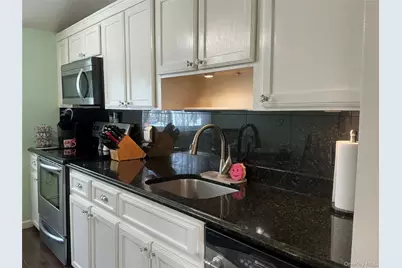 606 Birch Hollow Drive, Shirley, NY 11967 - Photo 4