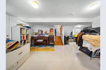 24571 61st Avenue, Little Neck, NY 11362 - Photo 32