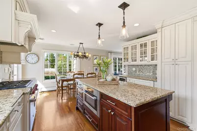 36 Bay Drive E, Huntington, NY 11743 - Photo 12