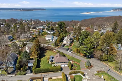 36 Bay Drive E, Huntington, NY 11743 - Photo 32