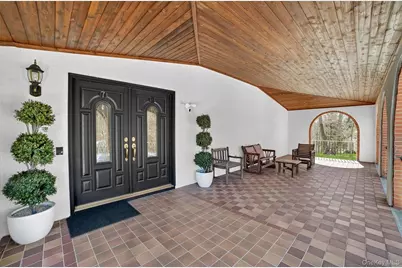 7 Fairgreen Court, Cortlandt Manor, NY 10567 - Photo 2