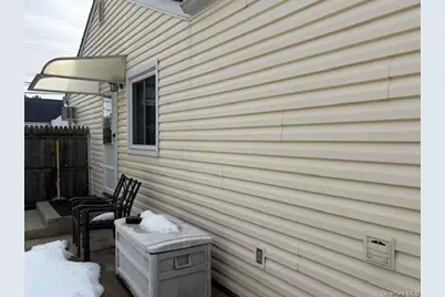 47 Sherbrooke Road, Lindenhurst, NY 11757 - Photo 10