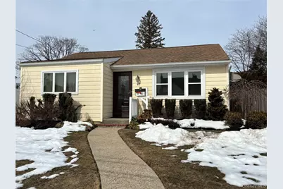 47 Sherbrooke Road, Lindenhurst, NY 11757 - Photo 1