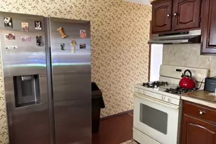 47 Sherbrooke Rd, Lindenhurst, NY 11757 - Photo 4