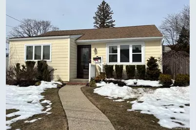 47 Sherbrooke Road, Lindenhurst, NY 11757 - Photo 12