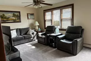 47 Sherbrooke Rd, Lindenhurst, NY 11757 - Photo 2