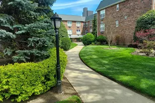 30 Daley Pl, Lynbrook, NY 11563 - Photo 2