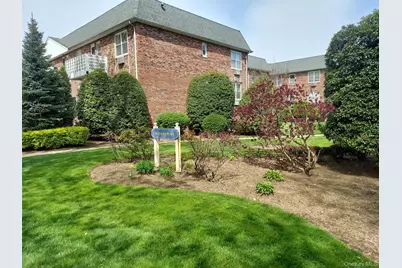 30 Daley Place #136, Lynbrook, NY 11563 - Photo 2
