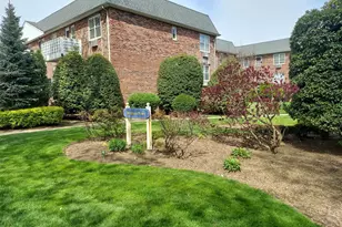 30 Daley Pl, Lynbrook, NY 11563 - Photo 2