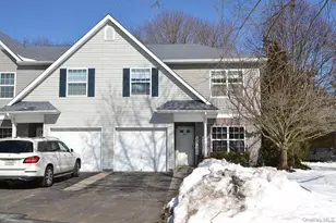 321 Medea Way, Central Islip, NY 11722 - Photo 2