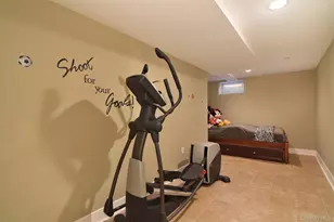 143 Classic Ct, White Plains, NY 10603 - Photo 32