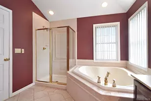 143 Classic Ct, White Plains, NY 10603 - Photo 24