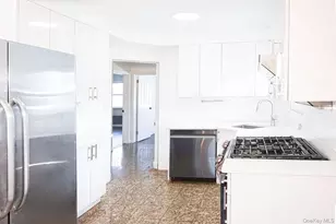 81-32 252nd St, Bellerose, NY 11426 - Photo 4