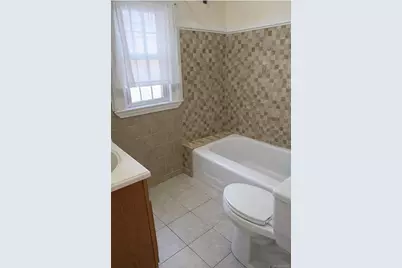 [Address not provided], Lindenhurst, NY 11757 - Photo 16