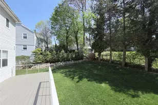 4 Lawrence Pl, Pelham, NY 10803 - Photo 28