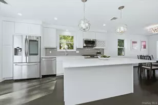 4 Lawrence Pl, Pelham, NY 10803 - Photo 4