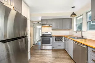 97 Berry St, Lindenhurst, NY 11757 - Photo 14