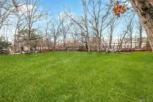 97 Berry St, Lindenhurst, NY 11757 - Photo 4