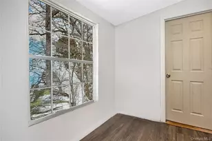 97 Berry St, Lindenhurst, NY 11757 - Photo 12