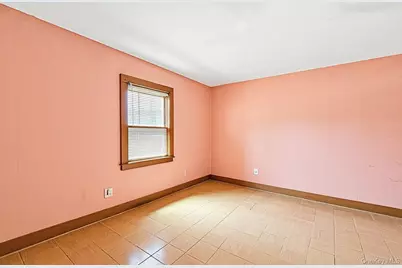3259 Union Boulevard, East Islip, NY 11730 - Photo 12