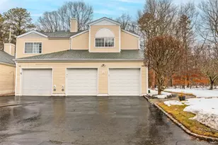 168 Gothic Cir, Manorville, NY 11949 - Photo 36