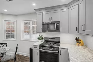 168 Gothic Cir, Manorville, NY 11949 - Photo 12