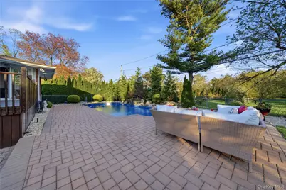 49 Canterbury Road, Woodbury, NY 11797 - Photo 20
