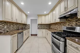 152 Kearsing Pkwy, Monsey, NY 10952 - Photo 4