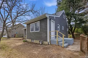 45 Meadowbrook Dr, Brentwood, NY 11717 - Photo 22