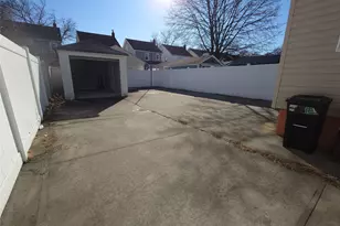 240-24 Caney Rd, Rosedale, NY 11422 - Photo 10