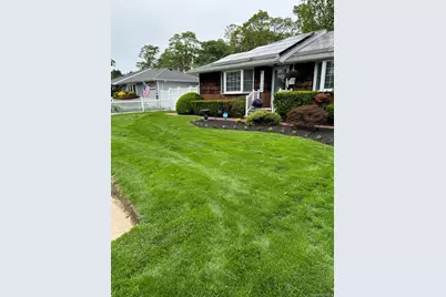 119 Jefferson Street, East Islip, NY 11730 - Photo 22
