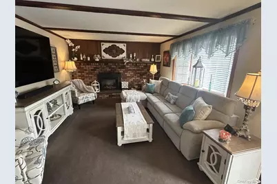 119 Jefferson Street, East Islip, NY 11730 - Photo 4