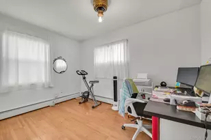 4 Carriage Ln, Levittown, NY 11756 - Photo 8