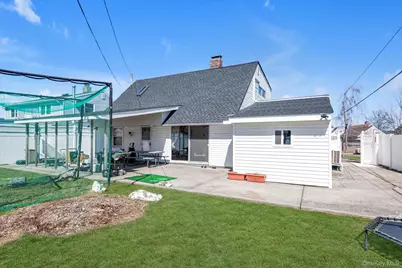 4 Carriage Lane, Levittown, NY 11756 - Photo 18